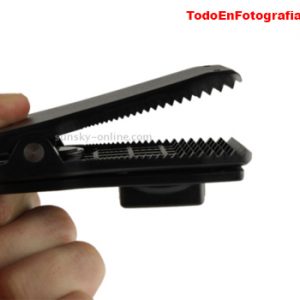 Pinza para cámara de acción